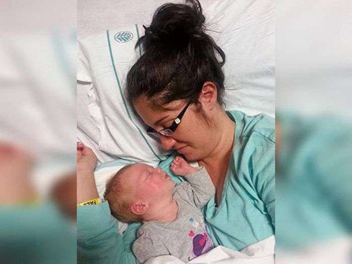 Новонароджений малюк вивів маму з коми (5 фото)