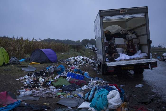 Тимчасовий притулок для біженців в Сербії (32 фото)