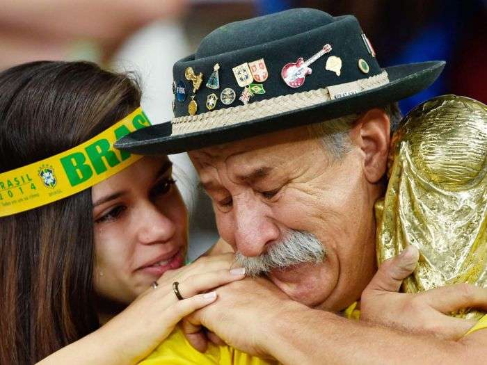 Помер найвідоміший уболівальник збірної Бразилії з футболу (3 фото)
