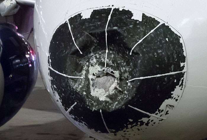 У Денвері здійснив екстрену посадку пошкоджений градом літаків (4 фото)