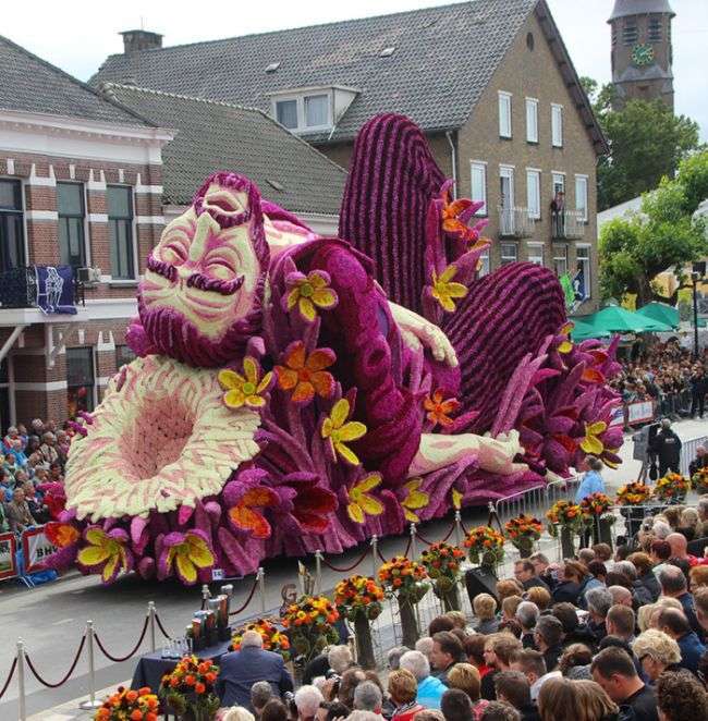 У голландському місті Зюндерт пройшов традиційний парад квітів (14 фото)