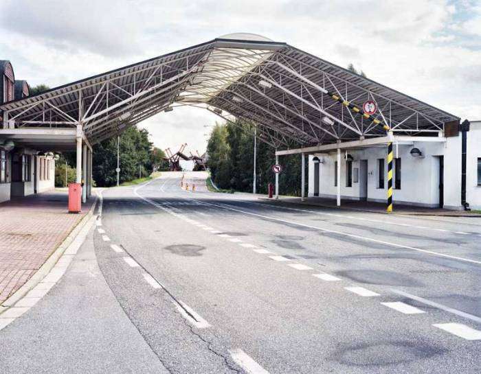 Занедбані прикордонні пункти ЄС у фотопроекті «Після Шенгену» (16 фото)
