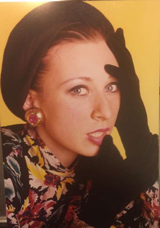 Представник російського Мзс Марія Захарова приєдналася до флешмобу, опублікувавши свої фото з 90-х (6 фото)