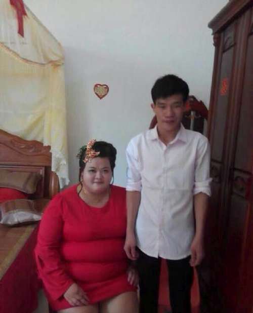Весільні подарунки китайському юнакові (4 фото)
