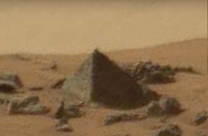 Несподівані обєкти на знімках Марса (10 фото)