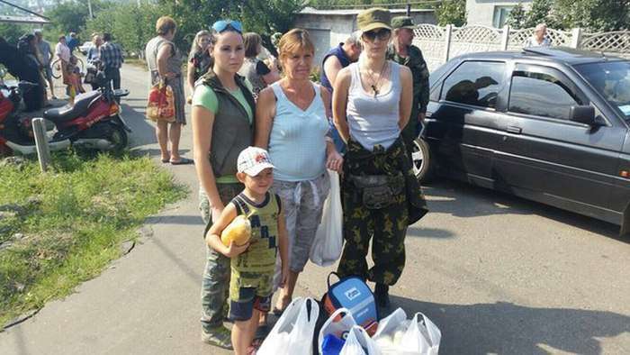 Колишня учасниця проекту «Дом-2» Наталія Хім запросила Ксенію Собчак на Донбас (23 фото)
