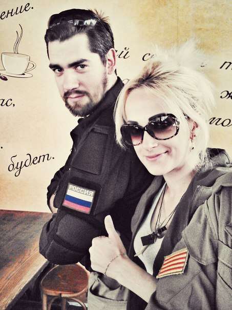 Колишня учасниця проекту «Дом-2» Наталія Хім запросила Ксенію Собчак на Донбас (23 фото)