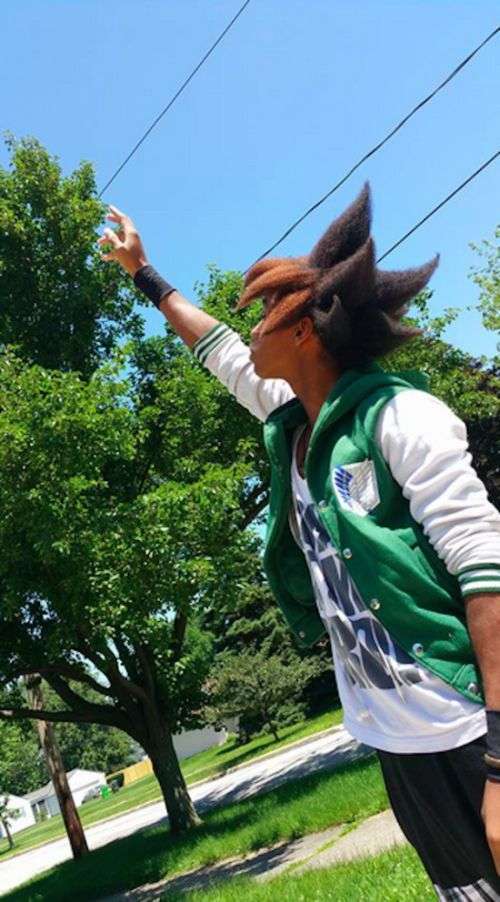 Американський студент, натхненний персонажем манги, створив унікальну зачіску (7 фото)