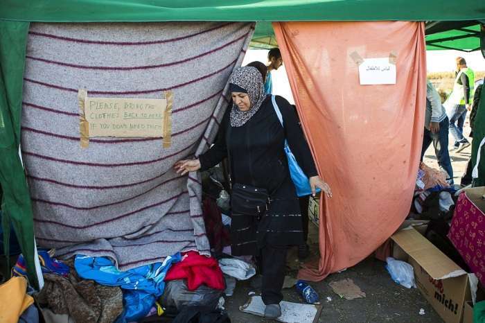 Репортаж з угорської табору для біженців (25 фото)