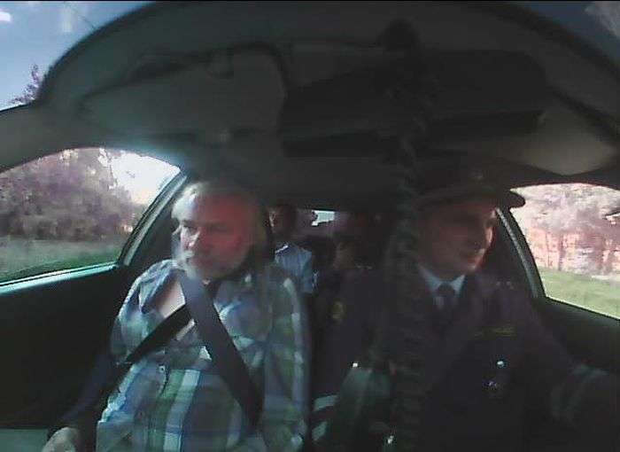 Пяний священик на Mercedes-Benz спровокував погоню, намагаючись піти від відповідальності (3 фото + відео)
