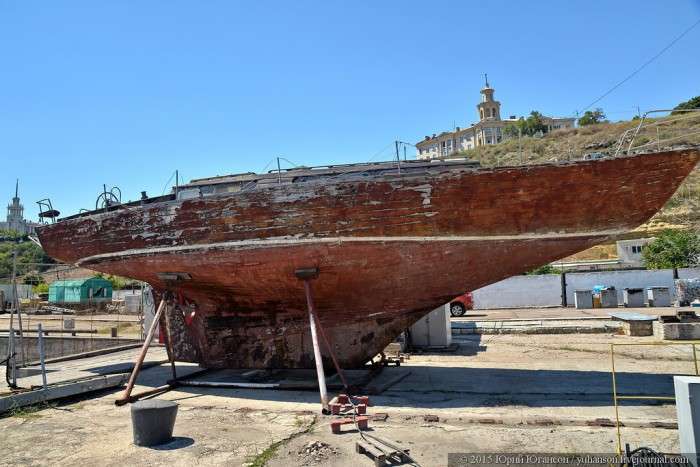 Розкішні яхти в бухтах Криму (28 фото)