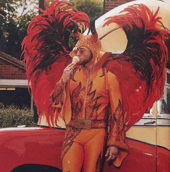 Rocketman vs. российская цензура 