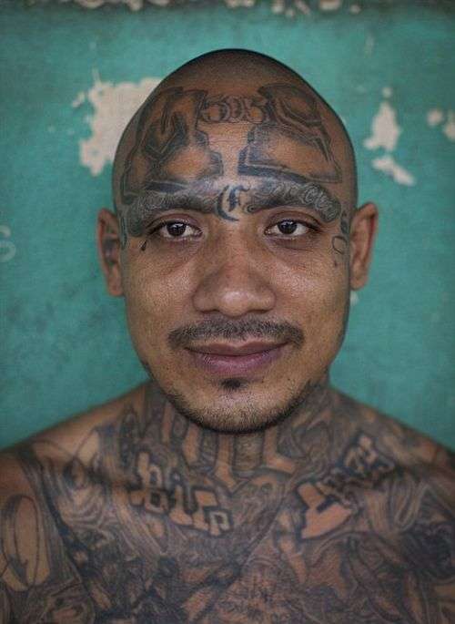 В гостях у банди Мара Сальватруча (MS-13) (10 фото)