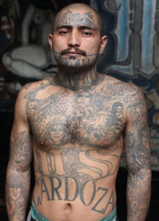 В гостях у банди Мара Сальватруча (MS-13) (10 фото)