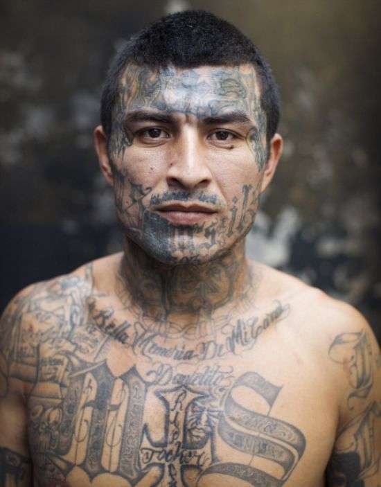 В гостях у банди Мара Сальватруча (MS-13) (10 фото)