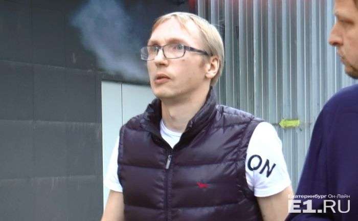 Автохаму Малафєєва і побитою ним вагітній жінці влаштували очну зустріч (2 фото + відео)