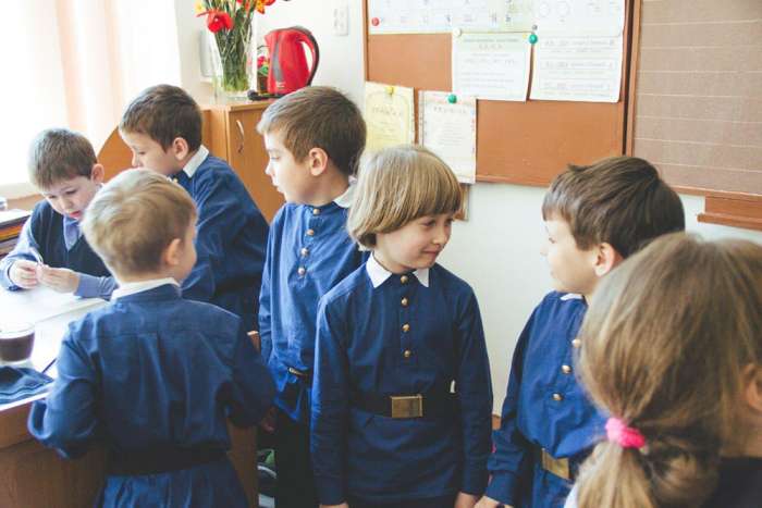 Школярів Севастополя пропонують одягнути у форму доби царської Росії (6 фото)