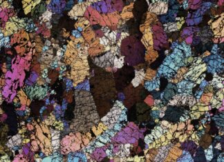 Як континенти підривають океани: нова теорія про походження вулканів