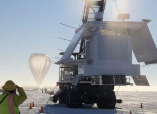 Antarktická kampaň NASA hledající vodítka o temné hmotě