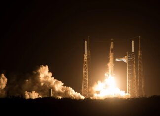 Załoga SpaceX Crew-12 dociera do ISS z powodu problemów kadrowych