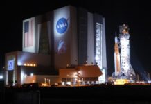 Ракета Artemis 2 Повертається на Стартовий Майданчик для Пілотованої Місії на Місяць