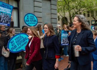 Youth Climate Activists Seek to Revive Lawsuit Against Trump Energy Policies