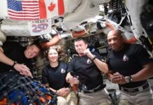 Трамп викликав астронавтів Артеміди II після їхньої історичної подорожі навколо Місяця