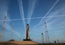 Запуск “Артеміда-2” Залишається в Плані Незважаючи на Сонячний Спалах та Погодні Побоювання
