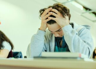 Nowe badanie: Używanie konopi indyjskich powiązane z wolniejszym rozwojem poznawczym u nastolatków