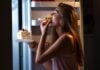 Late-Night Stress Eating May Double Your Risk of Gut Problems