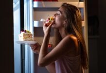 Late-Night Stress Eating May Double Your Risk of Gut Problems