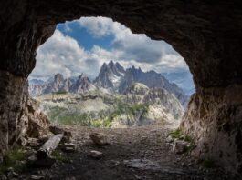 Luftschiff Aéroplume: Erkundung der Grotte de la Salamandre von oben